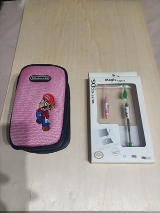 NUEVO.Oficial.Funda 3DS,DSi+2 Lápices retráctiles