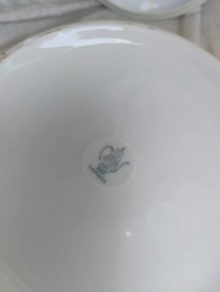 Sopera de porcelana blanca
