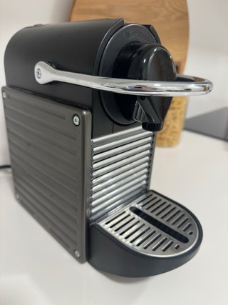 Cafetera Nespresso Pixie Negra