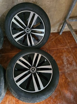 Llantas Mercedes 17” Originales con Neumáticos