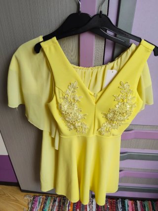 Lote 2 vestiti gialli. T. S/M