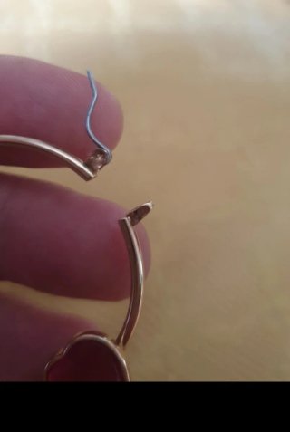 Orecchini cerchio cuori rossi argento