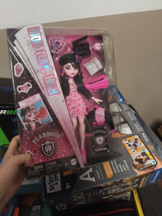 Monster High Yearbook Muñeca Draculaura