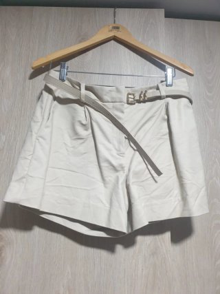 Conjunto Zara Chaleco y Pantalón Corto Beige