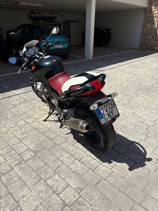 Moto Guzzi 1200 Sport Negra. Perfecta