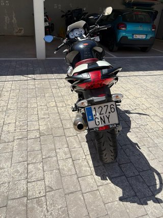 Moto Guzzi 1200 Sport Negra. Perfecta