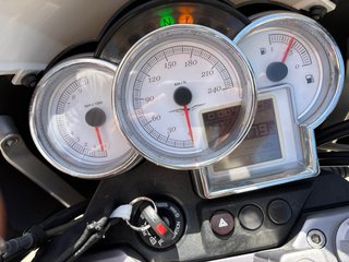 Moto Guzzi 1200 Sport Negra. Perfecta