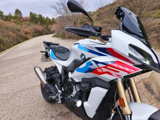 BMW S1000XR M - Full Extras