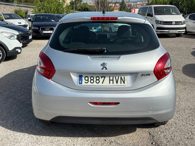 Peugeot 208 2014