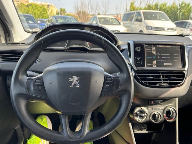 Peugeot 208 2014