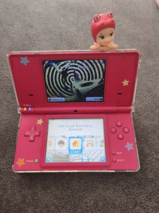 Nintendo DS Rosa con sd card