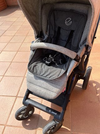 Carrito Jane Muum completo con cuco y bolso.