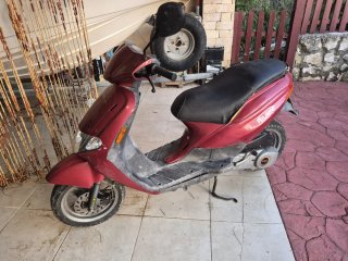 Derbi Atlantis Scooter Rojo