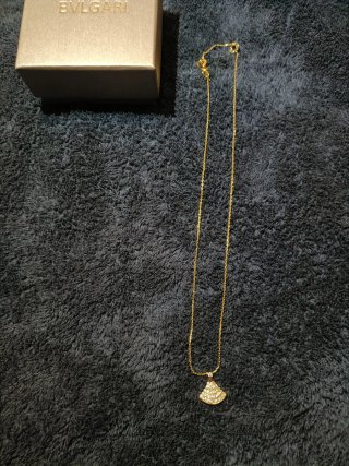 Colgante Bvlgari con cadena
