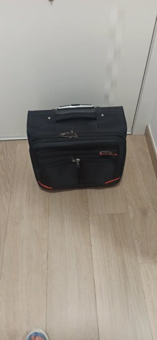 Maletín de equipaje de mano negro