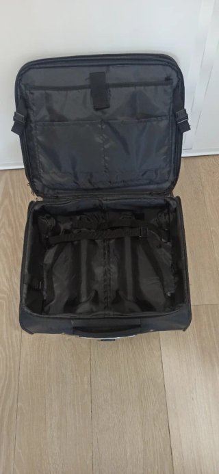 Maletín de equipaje de mano negro