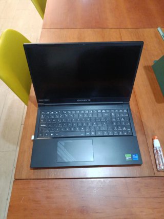 Portátil Gigabyte G5 RTX 4050 1TB 16GB