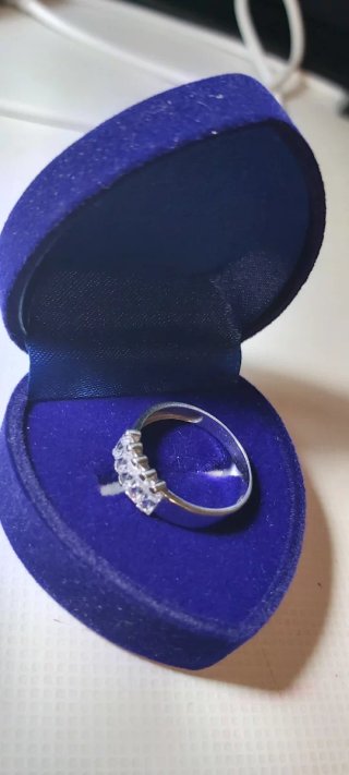Anillo Oro Blanco con 5 Circonitas Talla Princesa