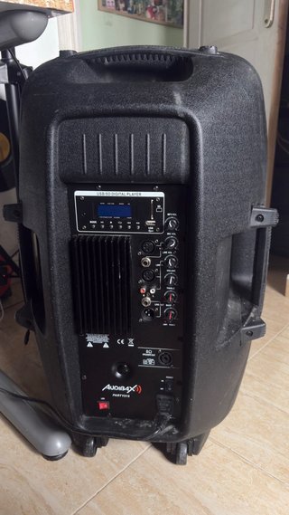 Altavoz Audiobahn Negro Amplificado