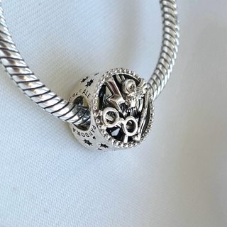 CHARM HARRY POTTER LOGO VARITA