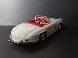 Burago Mercedes Benz 300 SL Roadster scala 1:18