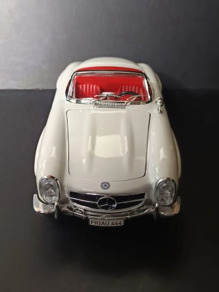 Burago Mercedes Benz 300 SL Roadster scala 1:18