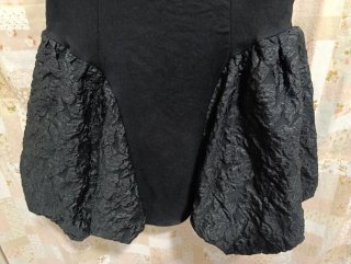 Vestido negro original botones corazón