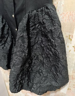 Vestido negro original botones corazón
