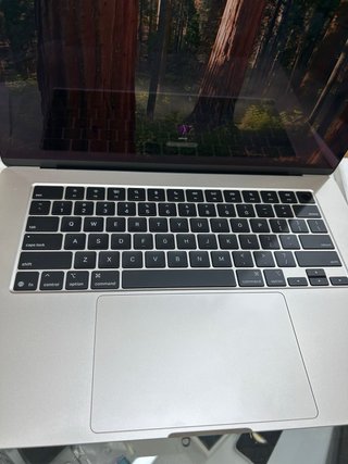 MacBook Air 15 M4 256GB Plata Nuevo 5 Ciclos