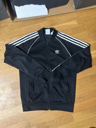 Chaqueta Adidas Negra con Rayas Blancas