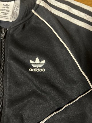 Chaqueta Adidas Negra con Rayas Blancas