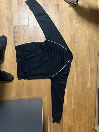 Chaqueta Adidas Negra con Rayas Blancas