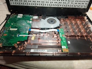 Portatile Asus VivoBook in argento