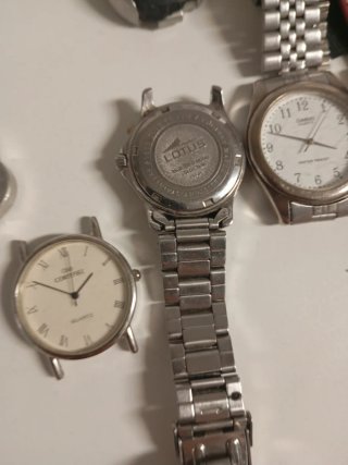 Lote de relojes varios,nose si funciona para pieza