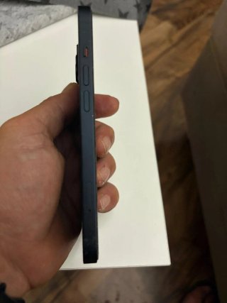 iPhone 13 256GB Negro con su caja original.