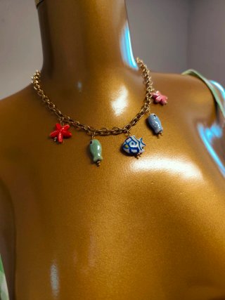Collar cadena acero con peces y estrellas
