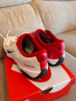 Zapatillas Nike Total 90 Rojas y Blancas