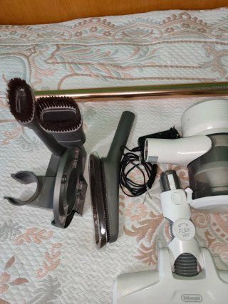 Aspiradora DeLonghi 21.6V con Accesorios
