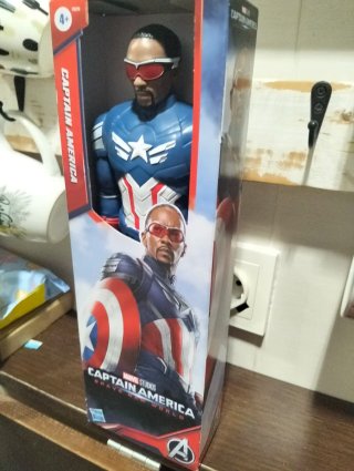 Figura Capitán América 28 cm