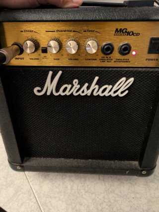 Guitarra eléctrica y amplificador