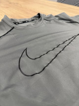 Camiseta Nike Pro Gris Talla S
