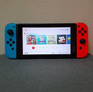 Nintendo Switch Azul y Rojo
