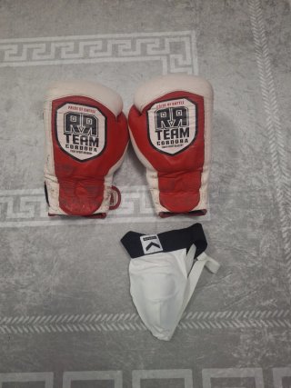 Guantes boxeo RA TEAM CORDOBA y huevera