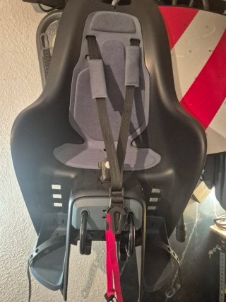 Silla niño bici con soporte alforja para instalar