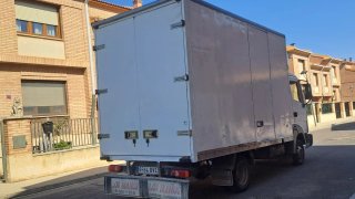 Nissan Atleon 2002