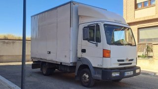 Nissan Atleon 2002