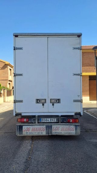 Nissan Atleon 2002