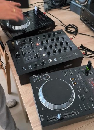 Pioneer CDJ-350 + Mesa Core Beat
