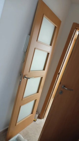 Puerta madera y cristal