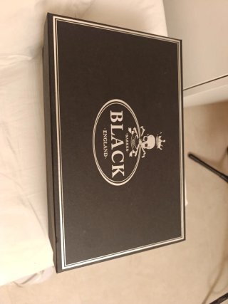 Zapatos de lujo ingleses marrones nuevos